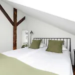 Family Two-level With Air Conditioning By Renters شقة