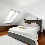 Family Two-level With Air Conditioning By Renters Krakau