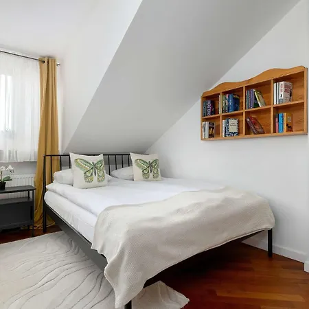 Apartmán Family Two-level With Air Conditioning By Renters Krakov