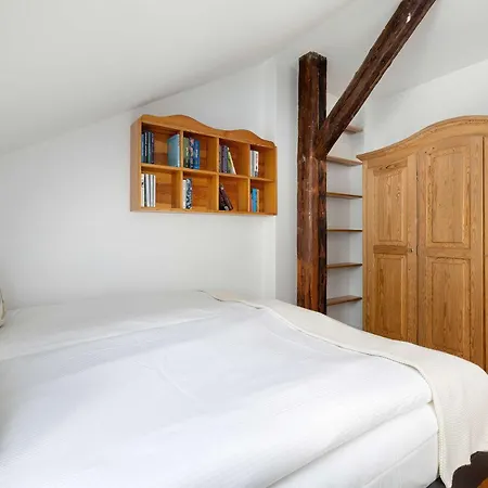 Family Two-level With Air Conditioning By Renters Appartement